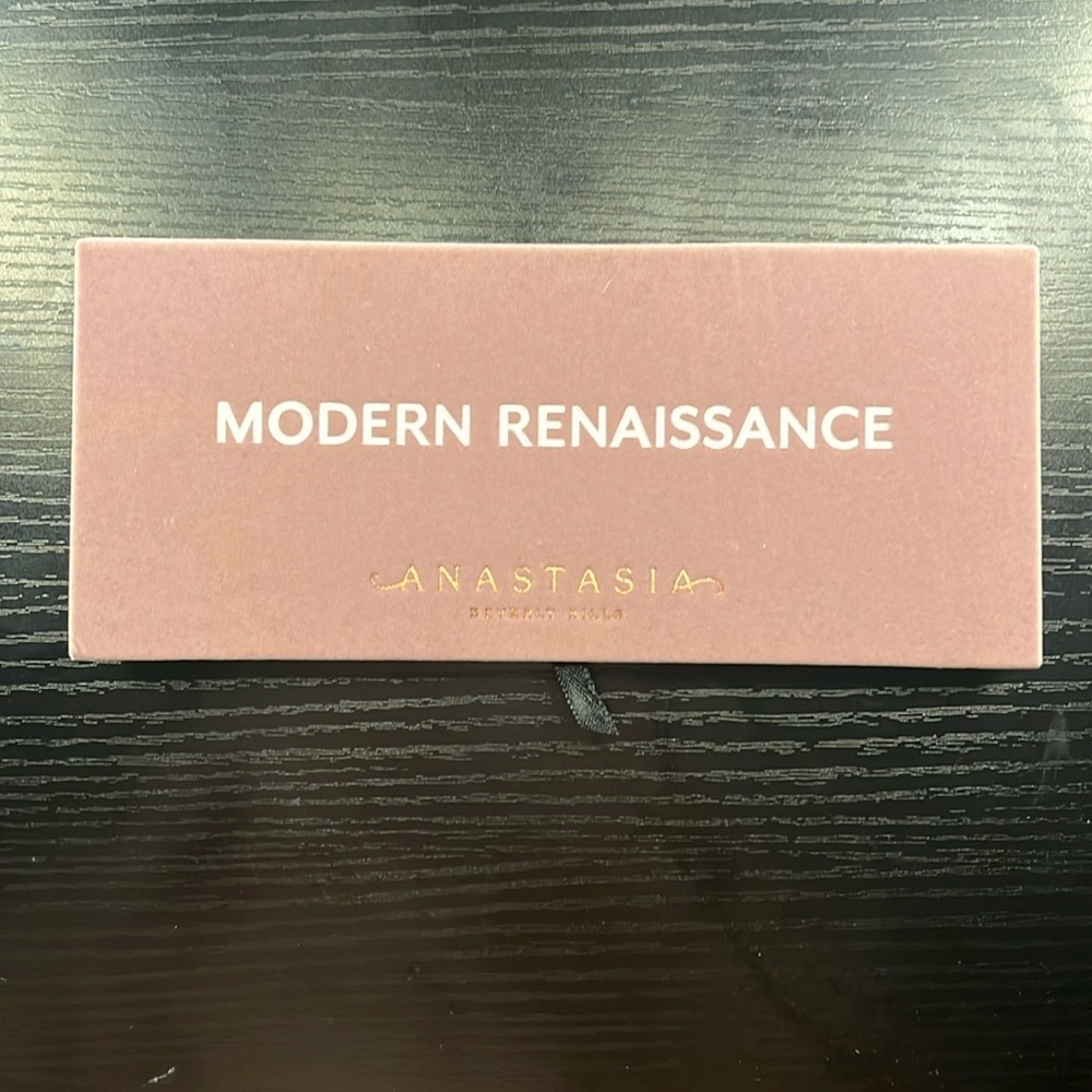 Modern Renaissance Anastasia Beverly Hills eyeshadow pallet